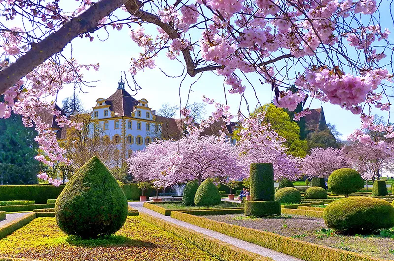 Aus Radtour 26 Zu den Kulturschätzen im Bodensee Hinterland – Schloss Salem Aus Radtour 26 Zu den Kulturschätzen im Bodensee Hinterland – Schloss Salem